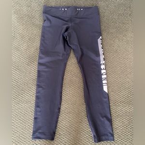 Under Armour black white XL heat gear leggings, excellent